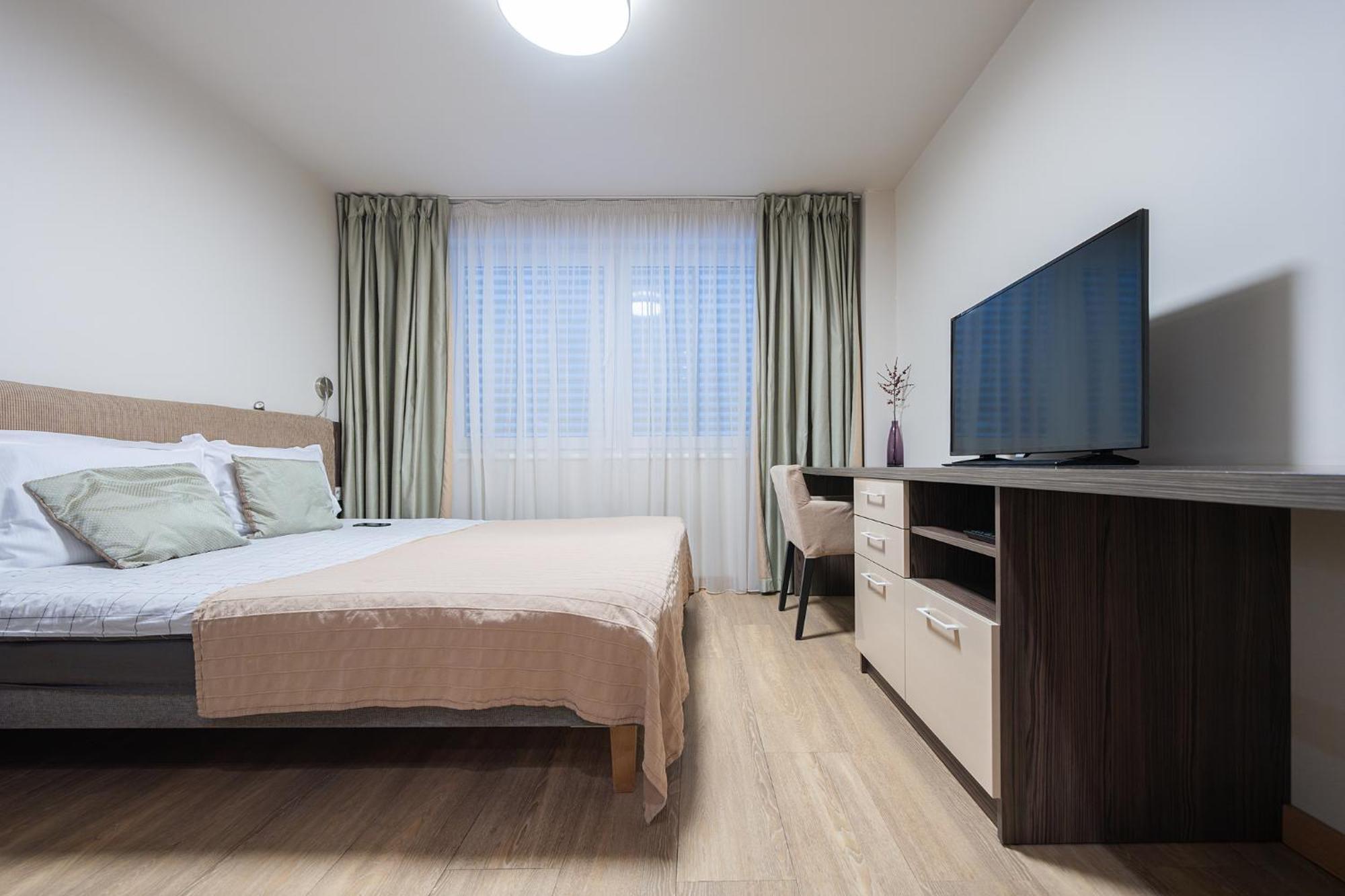 Gyneju Self Check-In Apartments VNO Exteriör bild